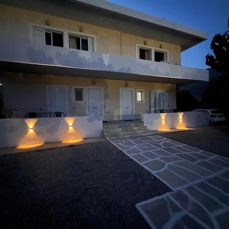 Pebble Apartments Marathias  Exterior photo