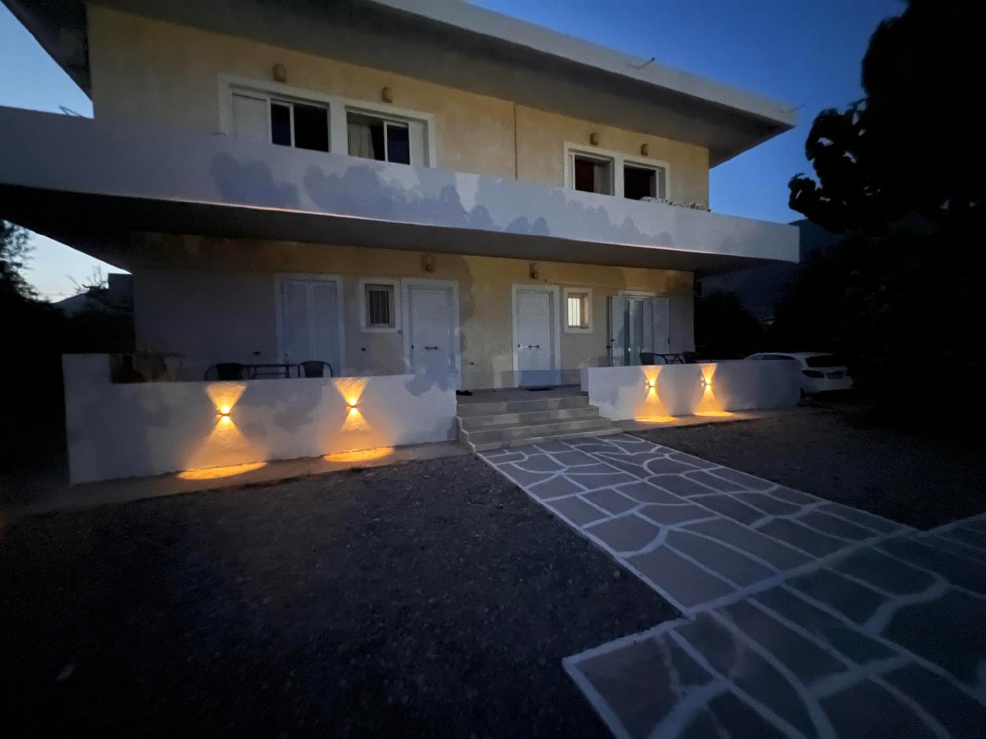 Pebble Apartments Marathias  Exterior photo